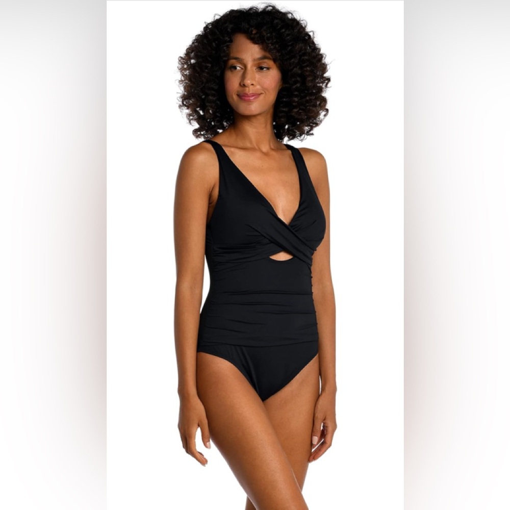 NWT)La Blanca Island Goodness Cross front Keyhole one piece size 16
